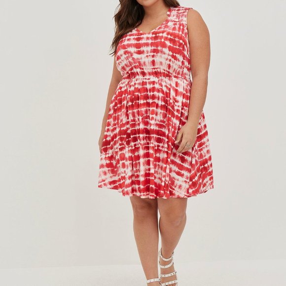torrid Dresses & Skirts - EUC Torrid Smocked Skater Red/White Tie-Dye Print Dress Size 3